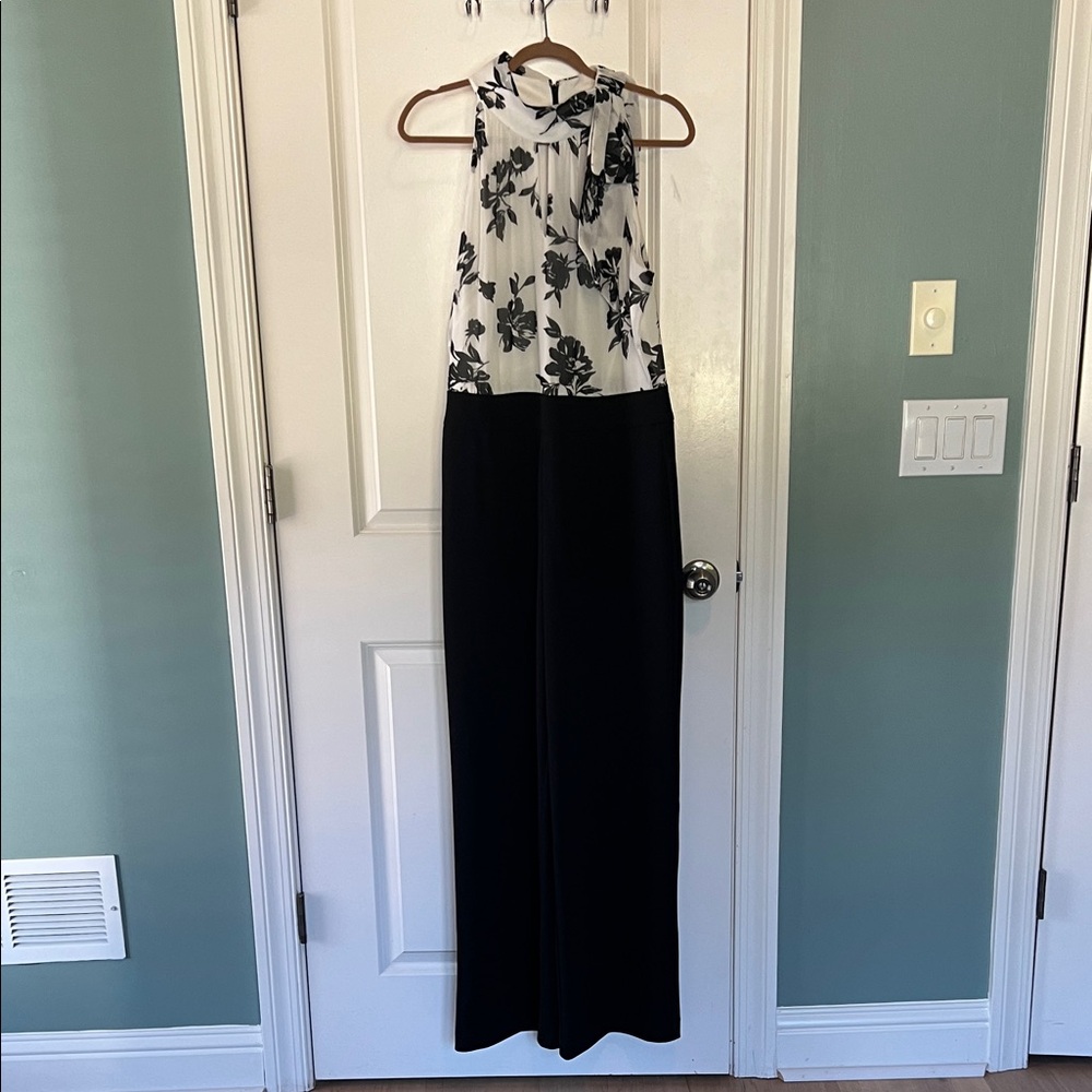 White House Black Market Elegant Wide leg jumpsuit